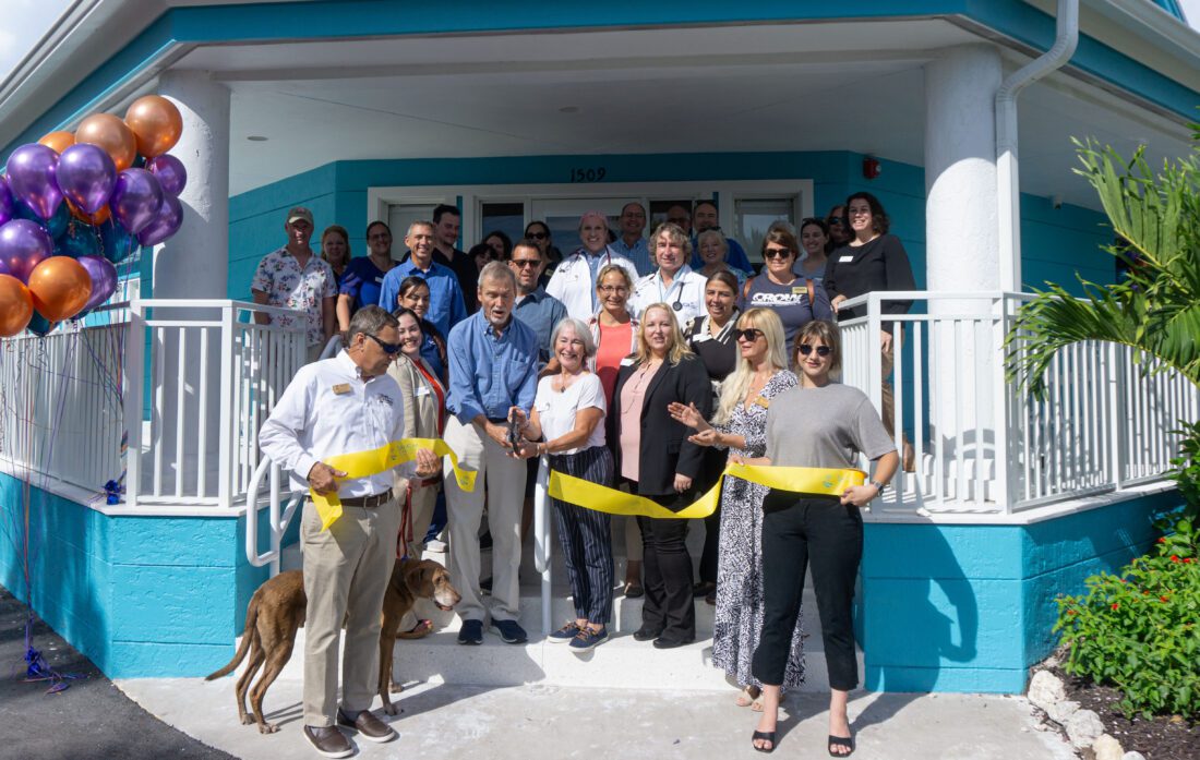 CHAMBER-BIZ-RIBBON-CUTTING-1B-1100x697