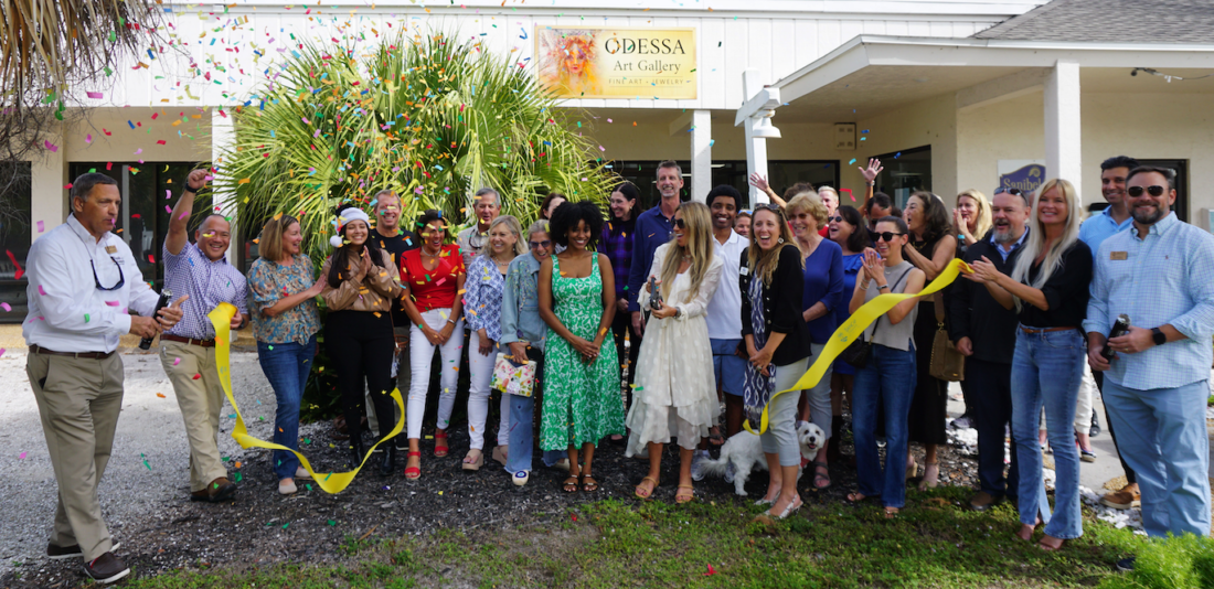 CHAMBER BIZ RIBBON CUTTING